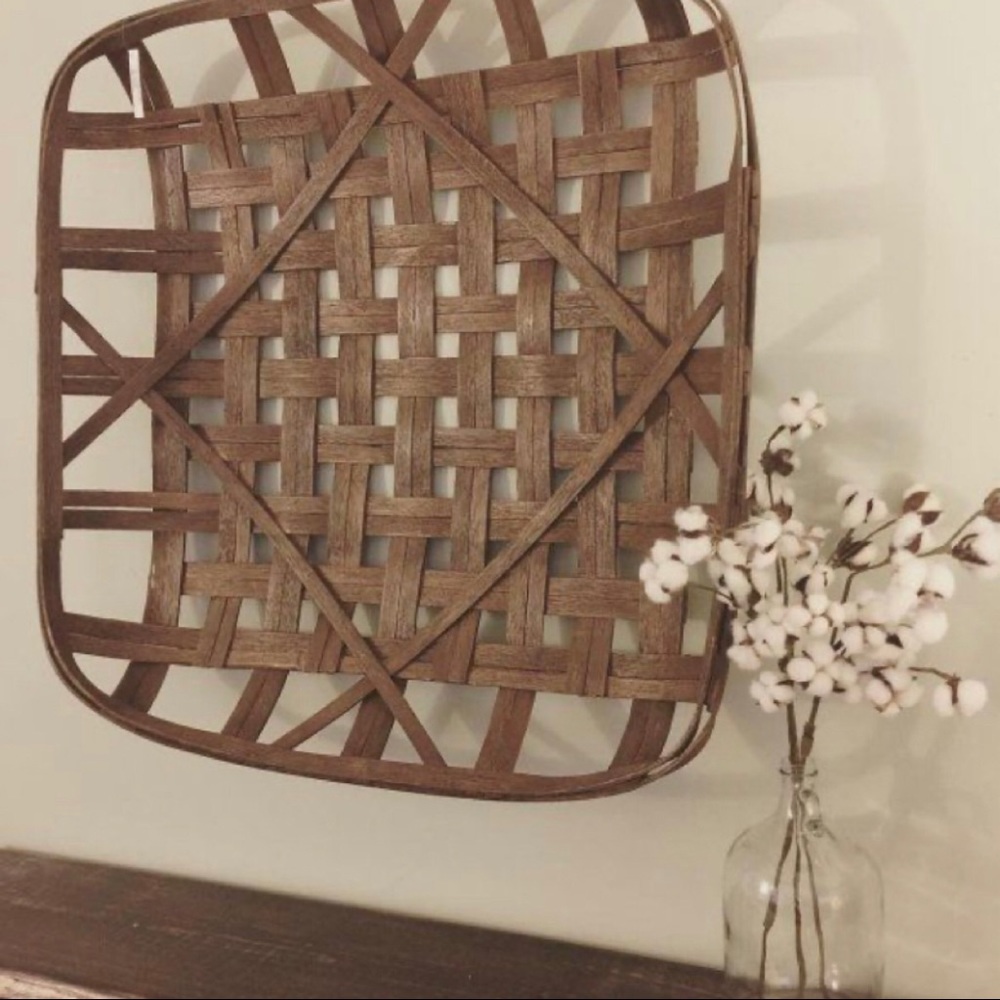 Large Tobacco Basket - Picture 2 of 5